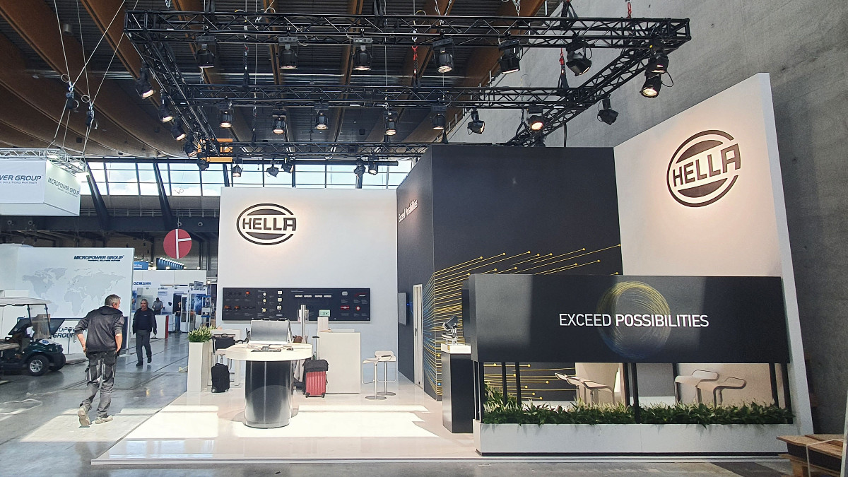 Messestand für den Automobilzulieferer HELLA auf der Logimat Messe Stuttgart