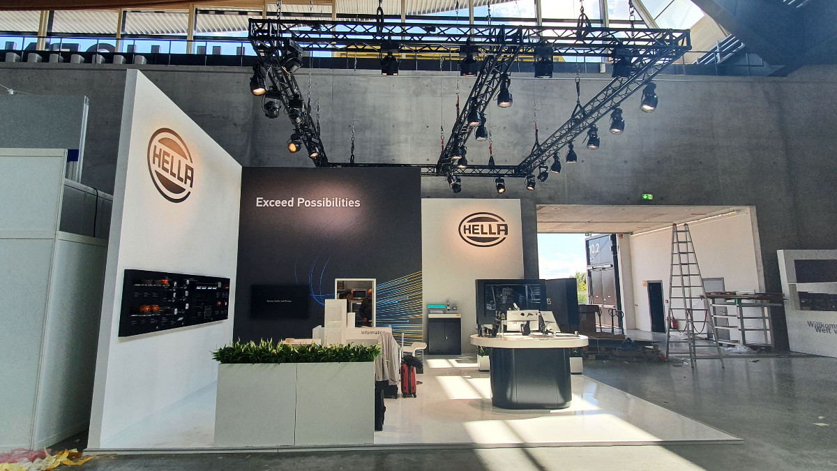 Messestand für den Automobilzulieferer HELLA auf der Logimat Messe Stuttgart